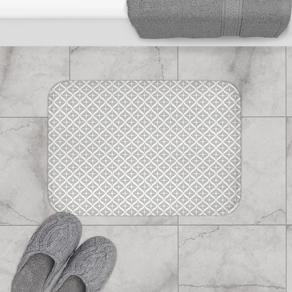 Grey White Starburst Trellis Bath Mat, Geometric Bathroom Rug