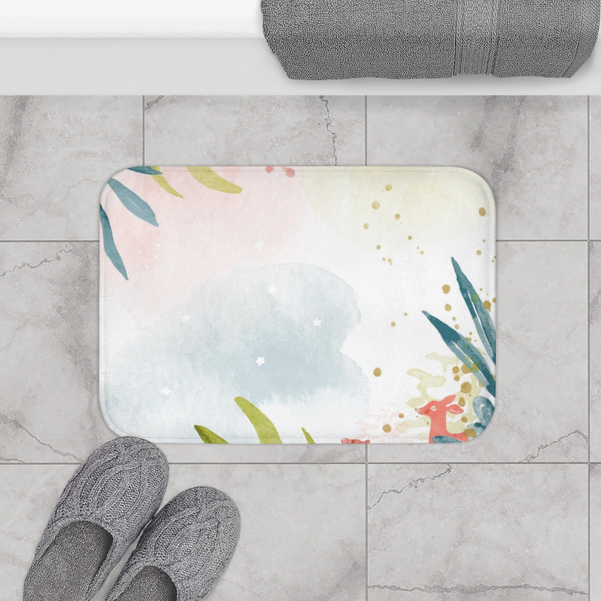 Christmas Bath Mat | Beige Green Red Foxes and Leaves