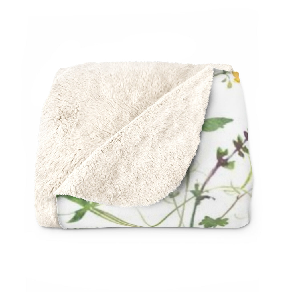 Floral Comfy Blanket | White Red Green Meadow Flowers