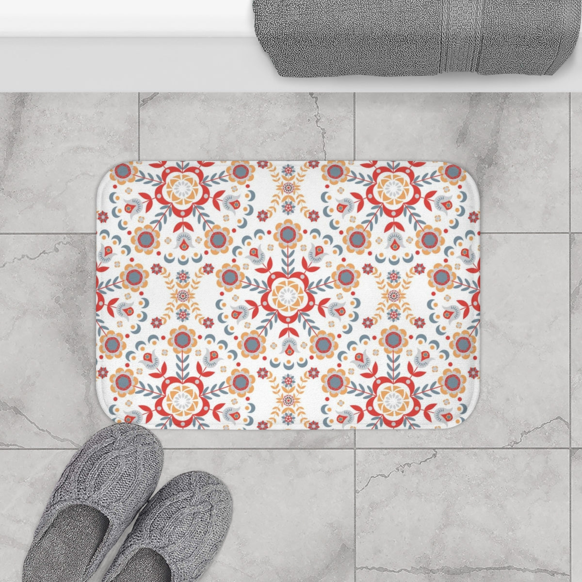 Christmas Bath Mat | Beige Red White Nordic Floral Patterns