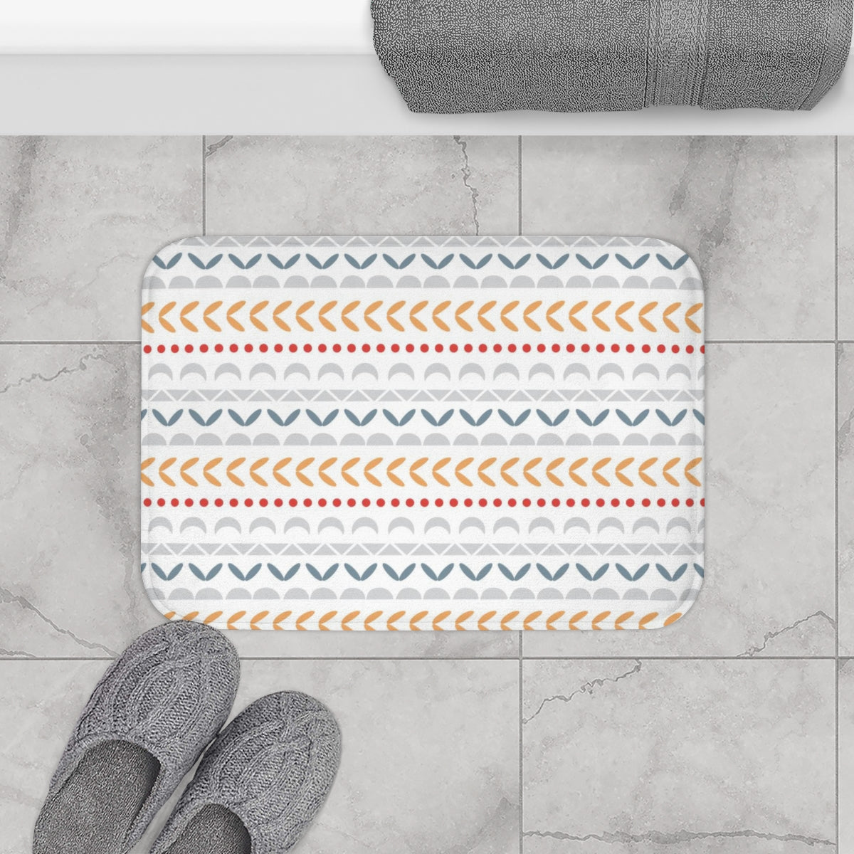 Christmas Bath Mat | White Beige Gray Petals