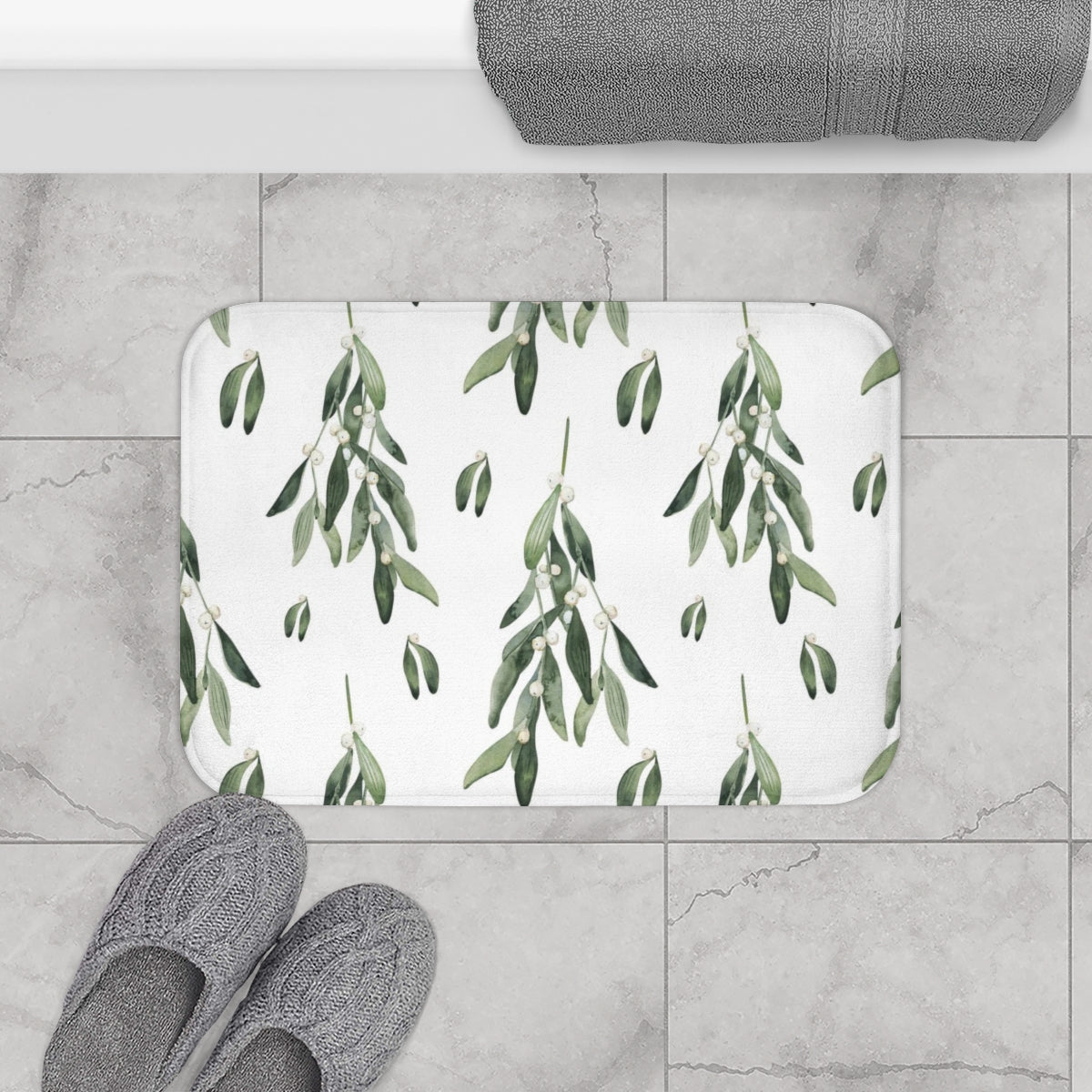 Christmas Bath Mat | White Delicate Winter Leaves